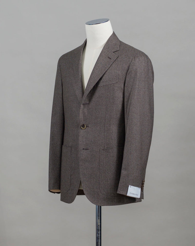 100% Wool / Super 120's Mod. Tosca Art. BF2CM304A Col. 0560 / Mid Brown Side vents2 Patch pockets Half lined Unconstructed shoulder 3 Buttons rolled on 2 buttons Caruso Wool Puppytooth Jacket / Mid Brown