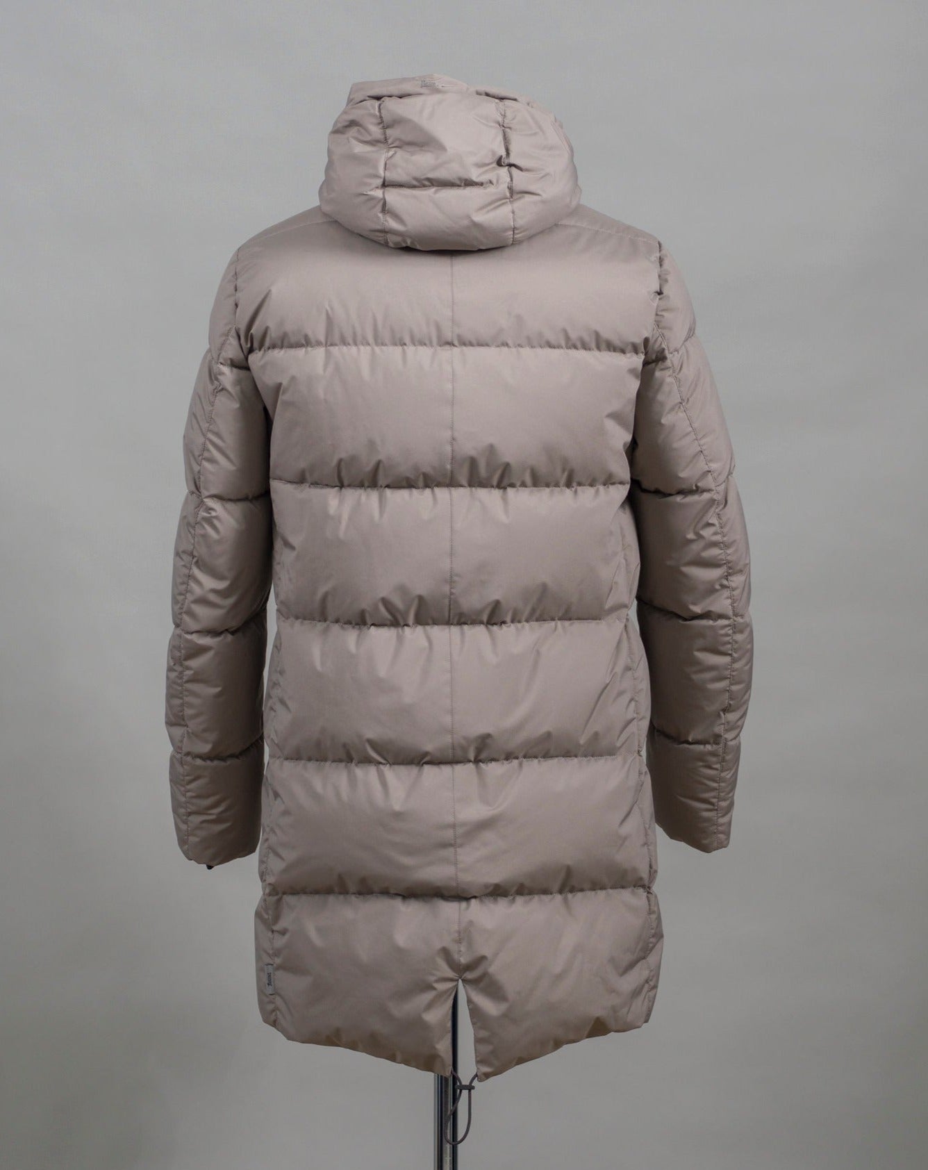 Herno Laminar Down Gore Windstopper Fishtail Parka.  GORE TEX Infinium™ membrane makes this parka totally wind and water proof. Add puffy down filling and you do not have to worry about the winter conditions any more. Art. PI00245UL 11106 Col. 2600 / Taupe 80% Down 20% Feather Fixed hood Two way zipper in front
