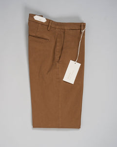 Mod. BG03V Art. 422055 Col. 83 / Tobacco 97% Cotton 3% Elastan  Briglia Garment Dyed Cotton Chinos / Tobacco
