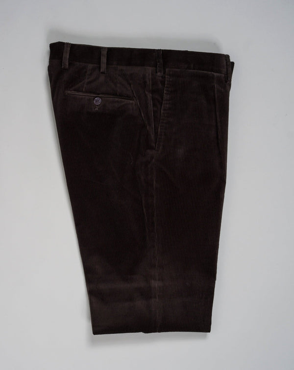 98% Cotton 2% Elastan Mod. B1P Art. TW22028R Col. Dark Brown / 6970 De Petrillo Corduroy Trousers / Dark Brown