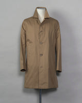 This garment comes Herno's historical archive. The inspiration comes from our passion and innovative research that we have been committed to since 1948.   Composition: main fabric 100% cotton, secondary fabric: 65% polyester 35% cotton, lining 100% cotton Hidden button front closure Two slanted side pockets and two inner pockets Half lined  Made in Italy IM000309U 13218 Color: 2000