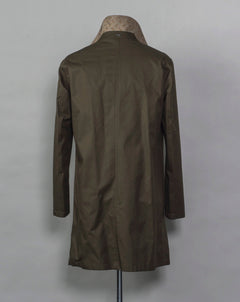 This garment comes Herno's historical archive. The inspiration comes from our passion and innovative research that we have been committed to since 1948.   Composition: main fabric 100% cotton, secondary fabric: 65% polyester 35% cotton, lining 100% cotton Hidden button front closure Two slanted side pockets and two inner pockets Half lined  Made in Italy IM000309U 13218 Color: 7730