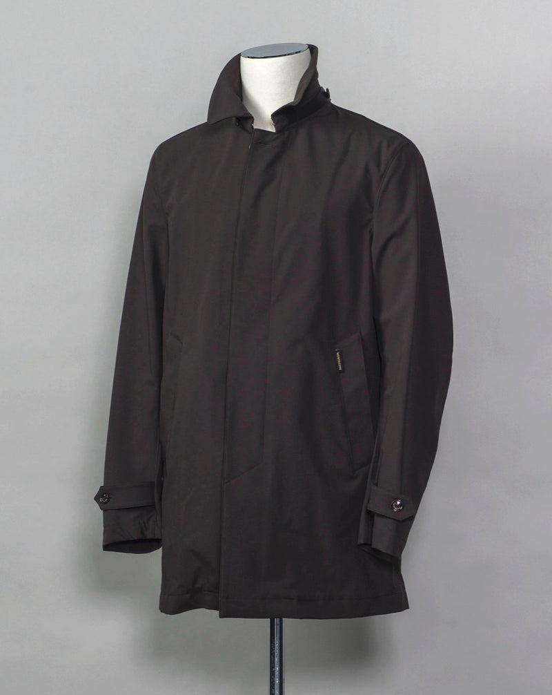 Unlined and unconstructed car coat from Montecore. Two-way-stretch fabric for maximum comfort. Car coat 5 buttons in front Slanted front pockets Center back vent  Article: S04MUC600 Compositon: 83% Polyamide 17% Elastan Color: 38 / Dark Olive