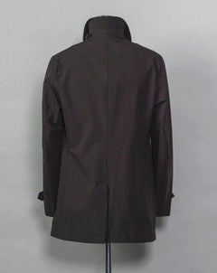 Unlined and unconstructed car coat from Montecore. Two-way-stretch fabric for maximum comfort. Car coat 5 buttons in front Slanted front pockets Center back vent  Article: S04MUC600 Compositon: 83% Polyamide 17% Elastan Color: 38 / Dark Olive