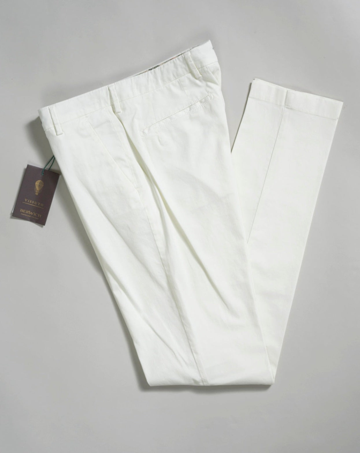 Berwich Morello with a little silk added to the fabric for a soft and luxurious touch. Great summer chinos.  Composition: 88% Cotton 10% Silk 2% Elastan Model: Morello-GD (Garment dyed) Article: tf0599x Color: Panna / 001 Made in Martina Franca, Italy