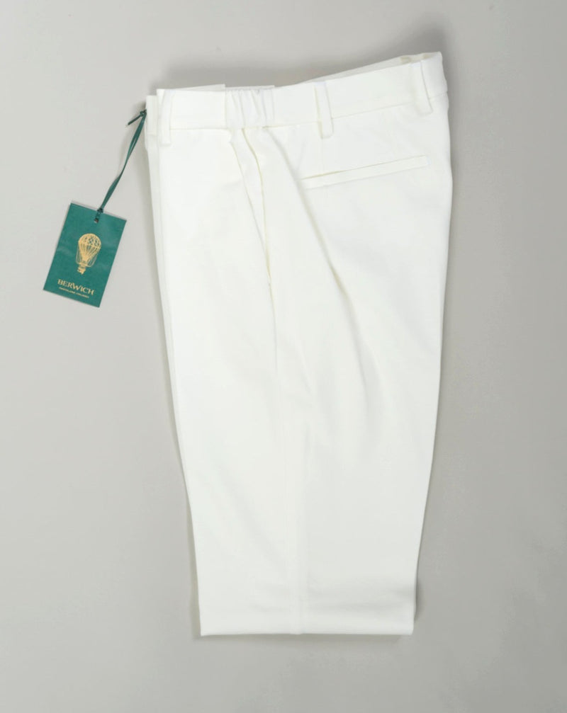 Composition: 60% Viscose 35% Polyamide 5% Elastan  Model: Morello Elax Article: gt1001x Color: White Made in Martina Franca, Italy Berwich Morello Elax Stretch Trousers / White