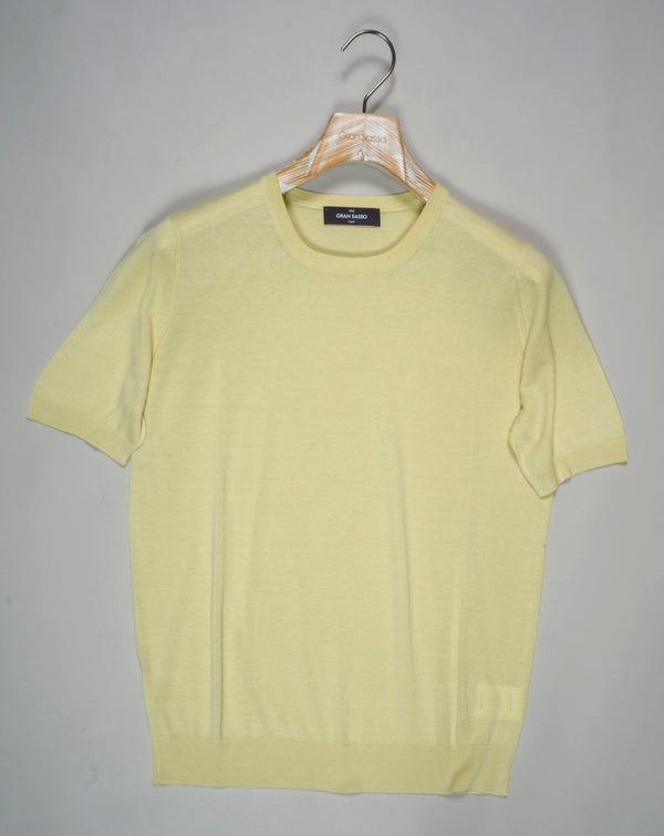    Article: 43112 / 23503 Color: Yellow / 312 Composition: 100% Silk Made in Italy    Gran Sasso Knitted Silk T-Shirt / Yellow