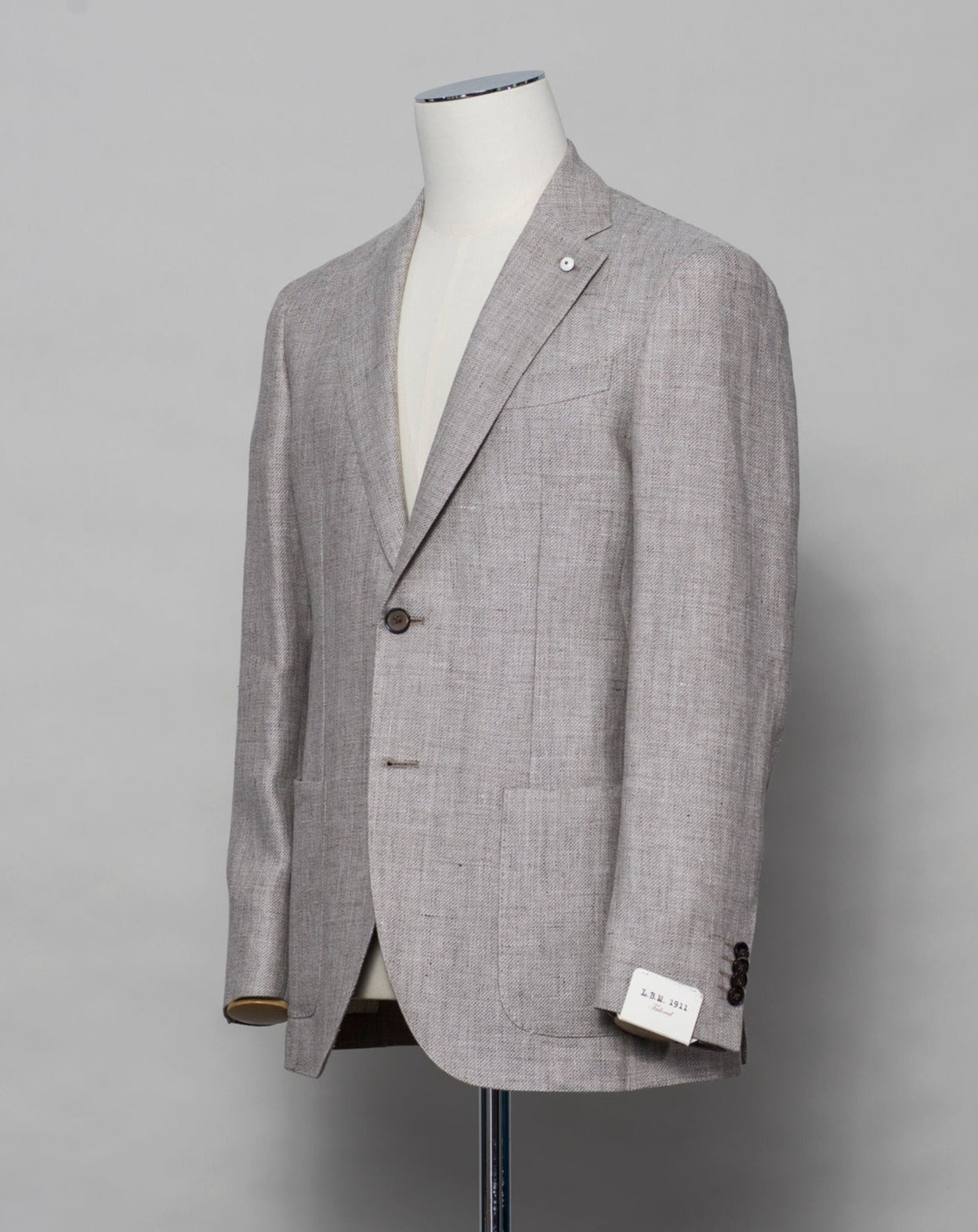 Unconstructed Patch pockets 2 Buttons Side vents Article: 32048 Model: 2652 Color: Light Beige / 3 Composition: 60% Linen 40% Wool L.B.M. 1911 Linen & Wool Panama Jacket / Light Beige