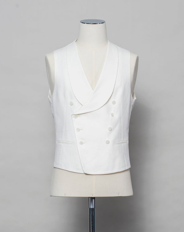 Composition: 56% Linen 44% Cotton Modello: BEN/F PE Color: EX848 / White Double-breasted Wide shawl lapel Jet pockets Made in Martina Franca, Italy Tagliatore Double-Breasted Shawl Waistcoat / White