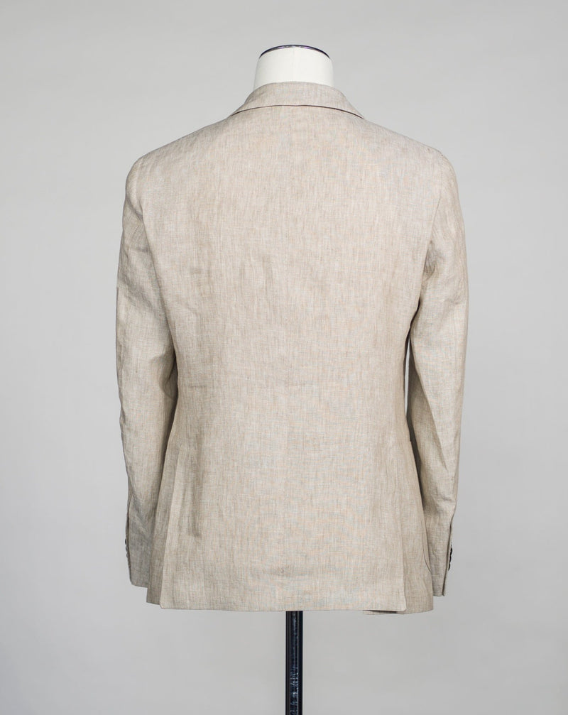 Unconstructed Patch pockets 2 Buttons Side vents Flat front trousers Slanted side pockets Article: 34061 Model: 3652 Color: Light Sand / 2 Composition: 100% Linen L.B.M. 1911 Linen Suit / Light Sand