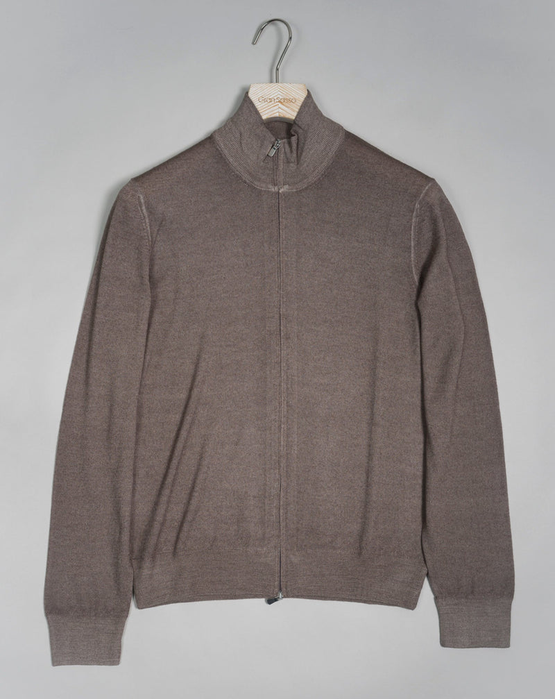 Article: 57198 / 28410 Color: 410 / Light Brown Composition: 100% Merino Wool Made in Italy Gran Sasso Vintage Merino Full Zip / Light Brown