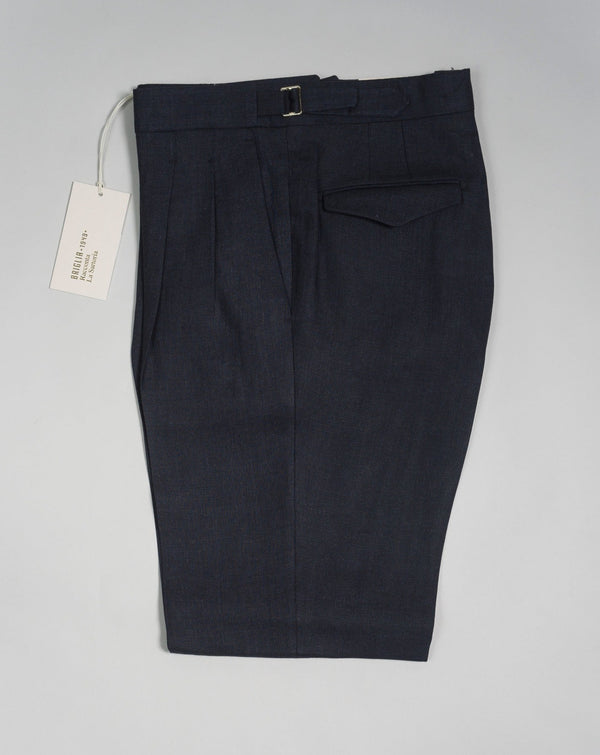Article: 323118 Model: Quartieris Color: Black / 10 Composition: 100% Linen  Briglia Pleated Linen Trousers / Black