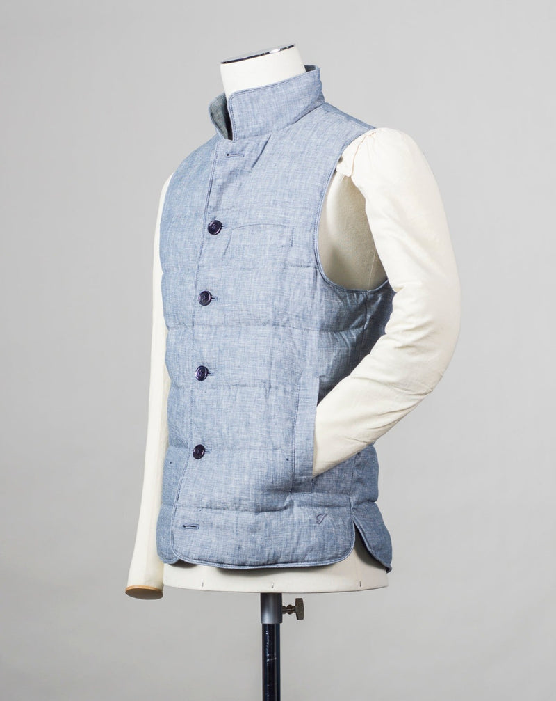 Art. 430022 2552 Col. 170 / Blue Outer Material 100% Linen Lining 100% Nylon Filling: 90% Down 10% Feathers Stenströms Linen Vest / Blue