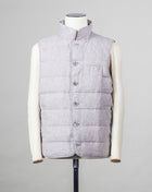 Linen vest with down padding. A true must have for scandinavian summer. Art. 430022 2552 Col. 310 / Light Grey Outer Material 100% Linen Lining 100% Nylon Filling: 90% Down 10% Feathers Stenströms Linen Vest / Light Grey